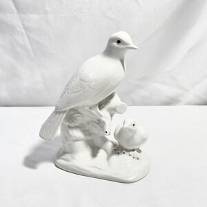 Vintage 1970's Holland‎ Mold Ceramic Robin Bird & Baby Fledging (8 1/4" Tall)
